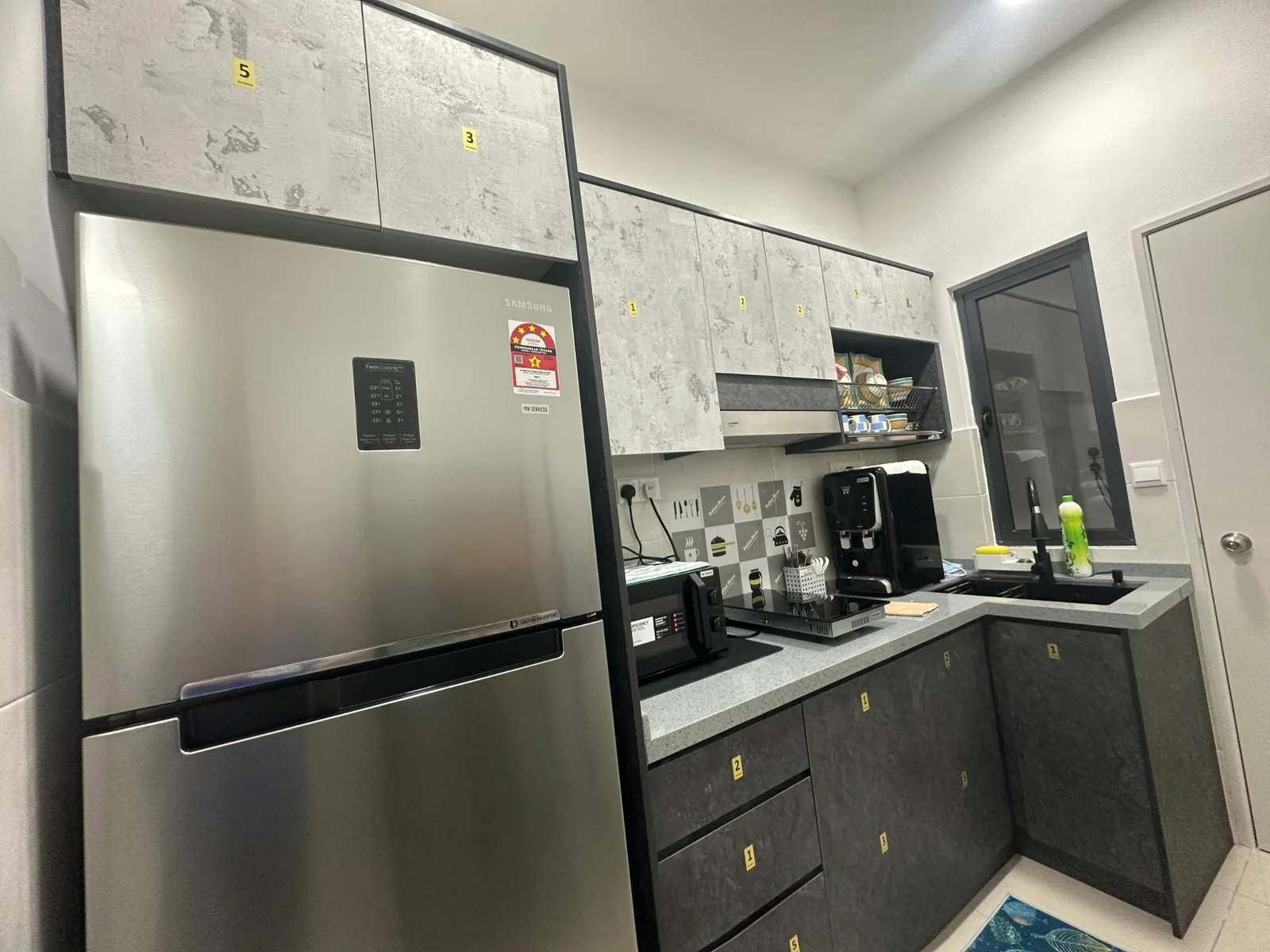 Shared kitchen at PV9 Residence